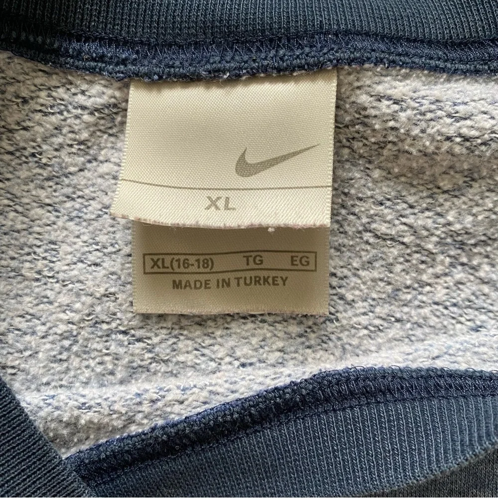 2000s sporty vtg nike spell out sweatshirt size XL